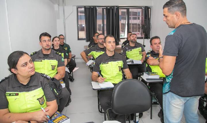 Barueri investe na valorização dos agentes de trânsito com nova etapa de qualificação