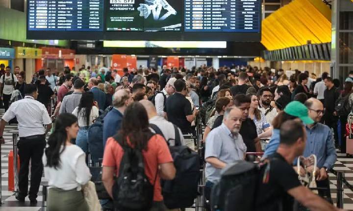 Preço das passagens aéreas pode subir até 20% com alta do querosene de aviação, dizem especialistas