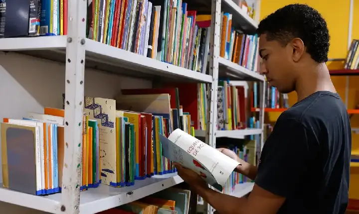 Programa formará jovens para promover leitura e escrita no RJ