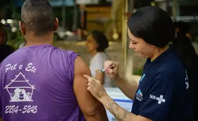 Campanha de vacinação contra a gripe começa nesta segunda