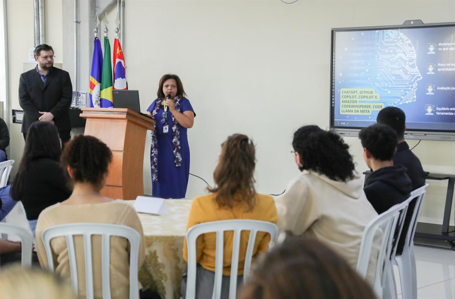 Prefeitura promove reunião sobre curso da Fábrica de Programadores