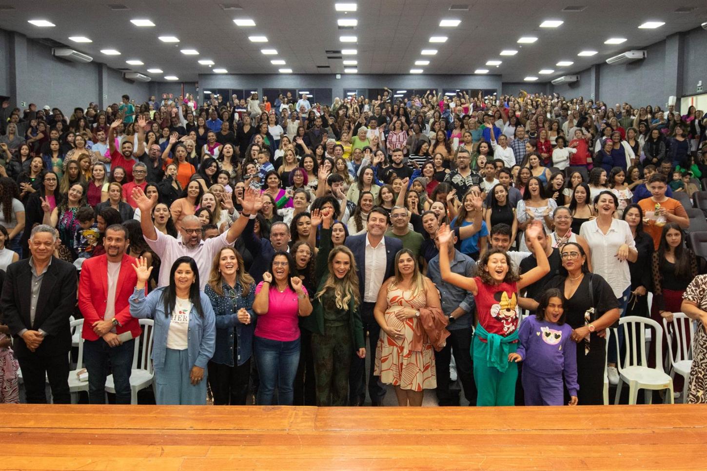 Secretaria da Mulher e da Família forma mais 1,1 mil pessoas em 46 cursos