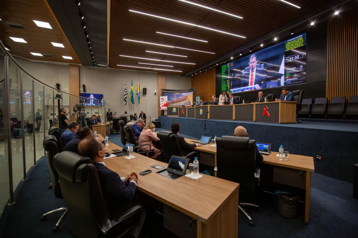 Câmara de Barueri: Transporte escolar poderá usar faixa de ônibus em horário de pico em Barueri