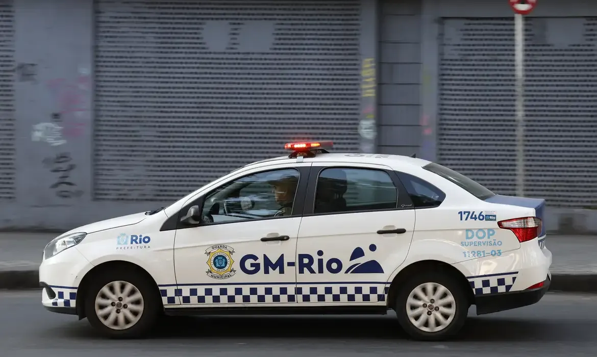 Câmara do Rio aprova uso de arma de fogo por Guarda Municipal