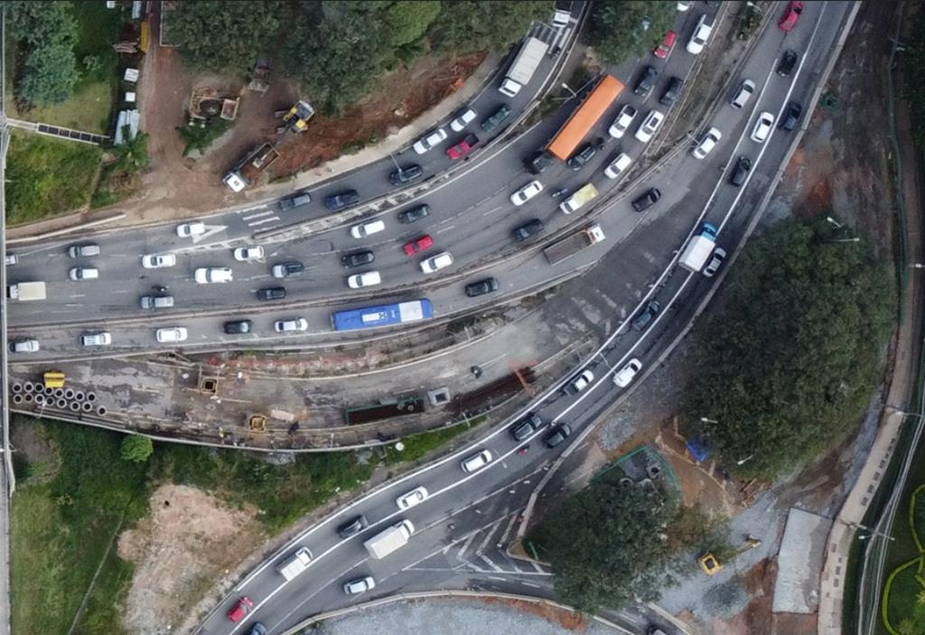 Intervenções noturnas no Trevo de Alphaville começam nesta semana para ampliação de viaduto