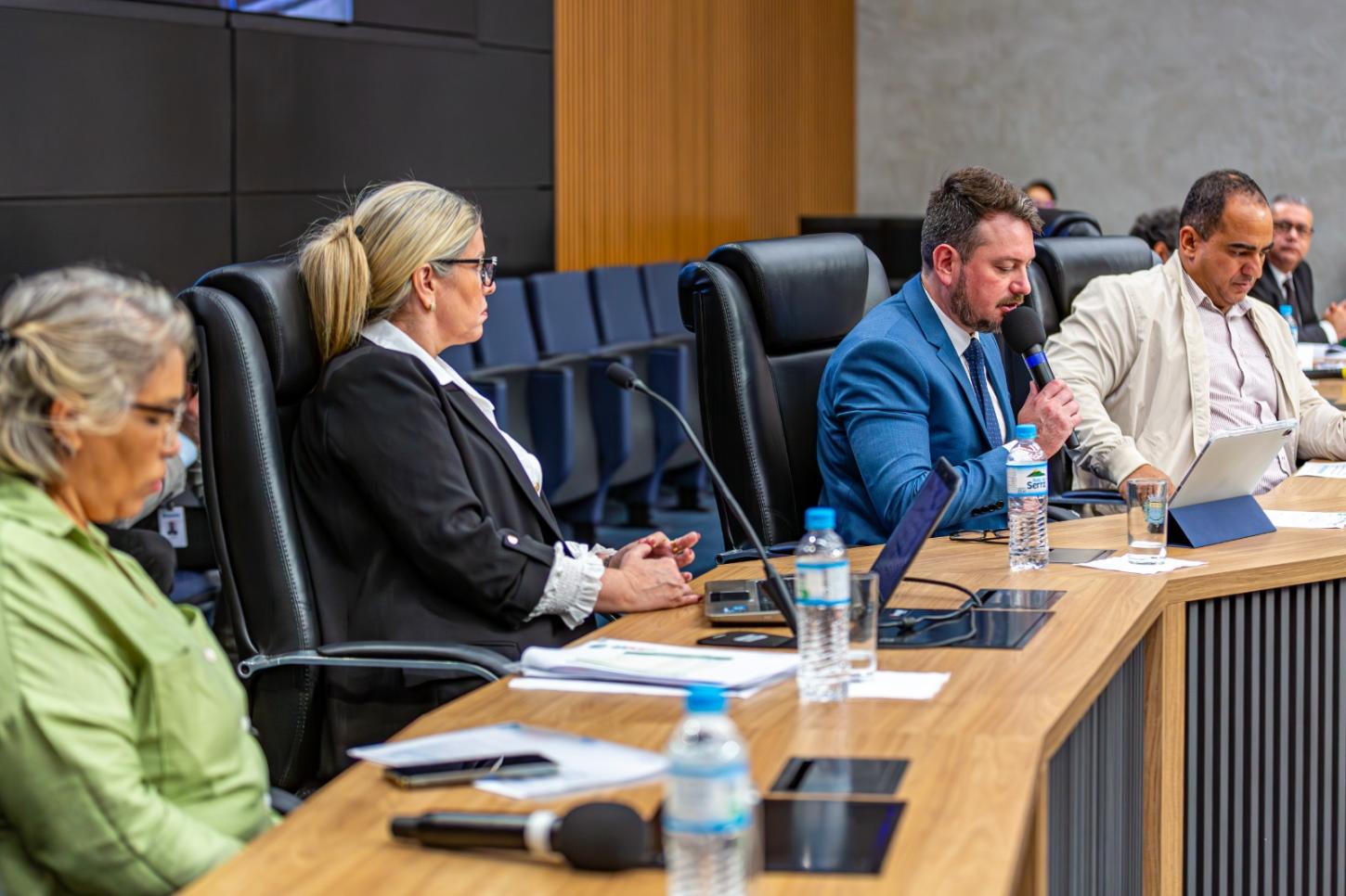 Secretaria de Finanças presta contas aos vereadores