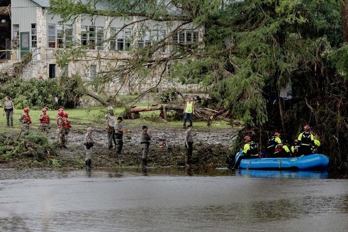 EUA: acampamento cristão confirma mortes de 27 crianças e monitoras