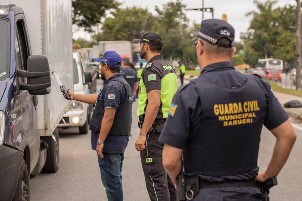 Fiscalização integrada intensifica combate à alcoolemia e irregularidades no trânsito em Barueri