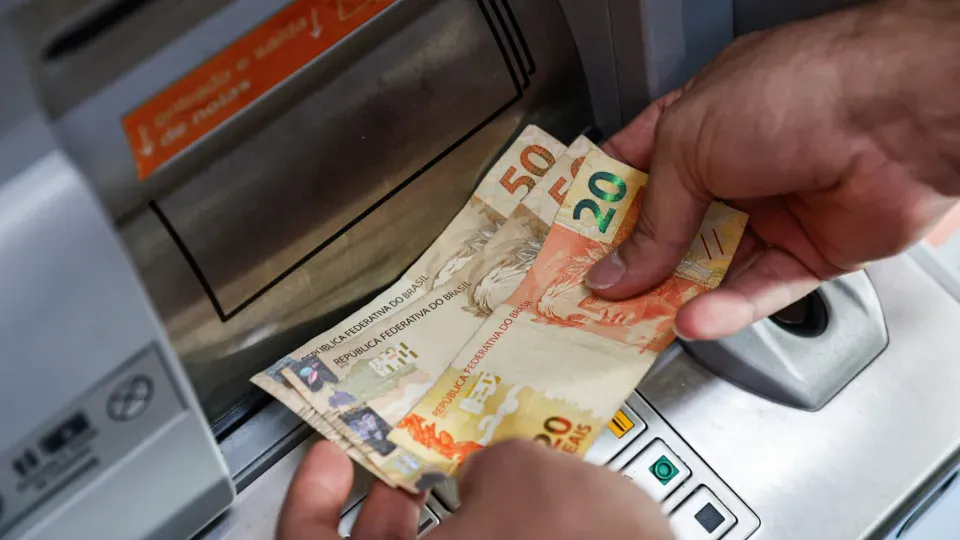 Veja o valor do salário mínimo previsto para os próximos quatro anos