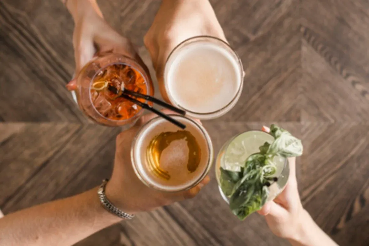 Visão turva e enjoo: o que jovens sentiram após beber metanol em festa