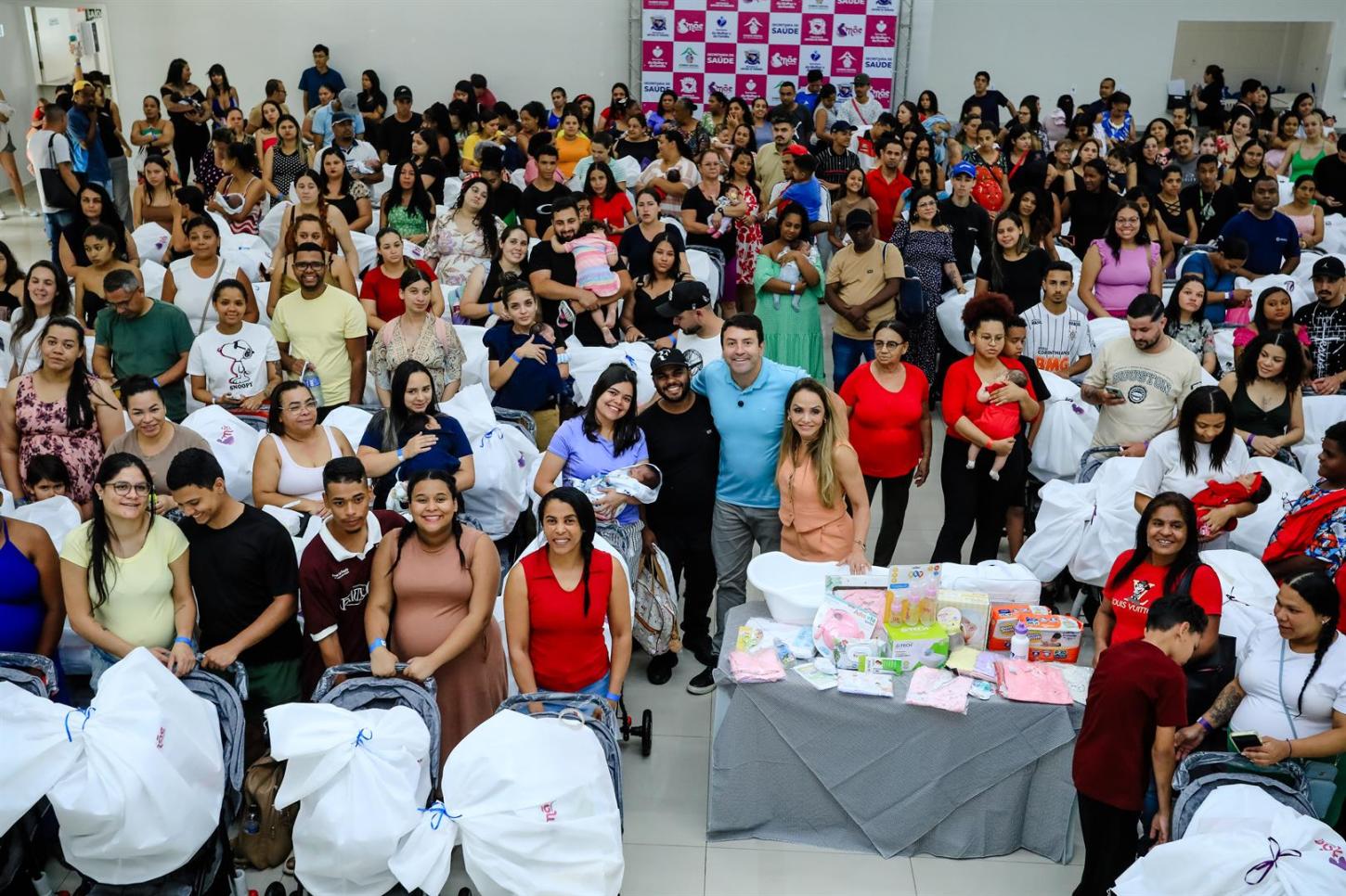 200 mamães são contempladas com o kit de enxoval Mãe Parnaibana