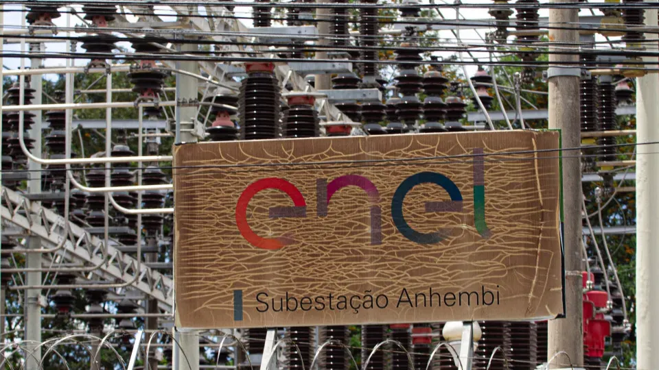 Governos vão acionar agência para romper contrato com Enel