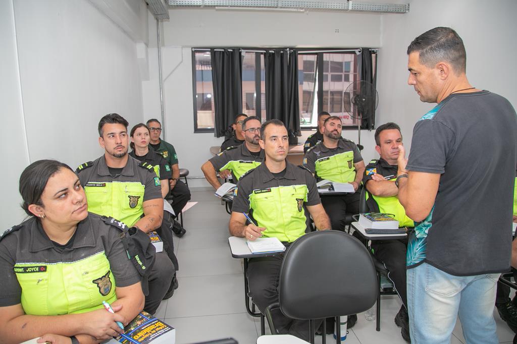 Barueri investe na valorização dos agentes de trânsito com nova etapa de qualificação