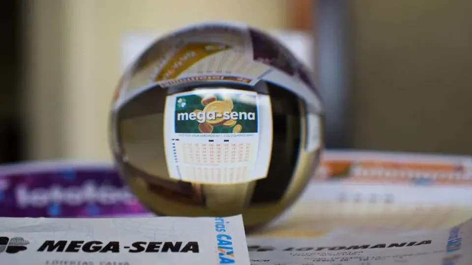 Mega-Sena sorteia prêmio estimado em R$ 130 milhões nesta quinta-feira