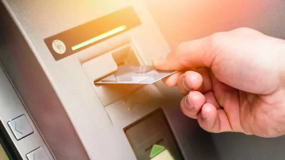 Entenda as linhas de crédito para Adimplentes e para o Fies lançadas pelo governo
