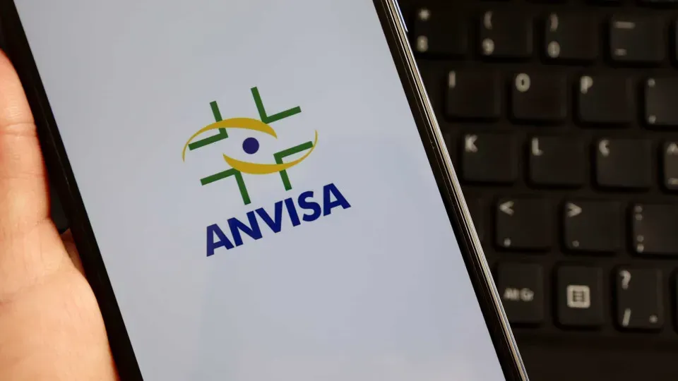 Golpistas fazem vídeos de celebridades com IA para vender medicamentos nas redes sociais, alerta Anvisa