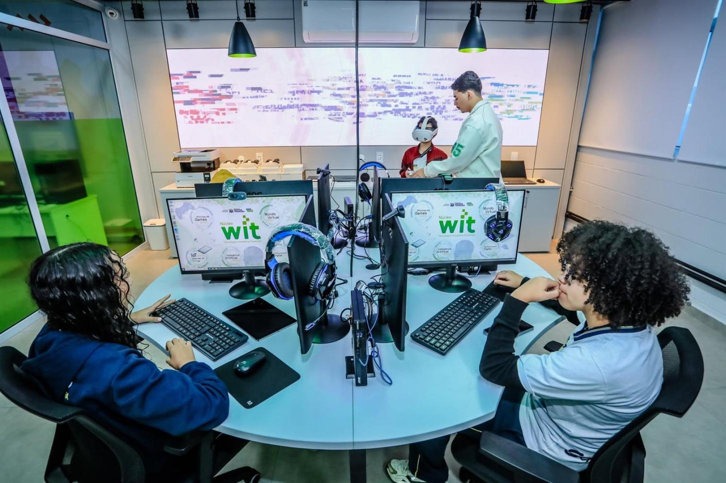 Sala Maker é inaugurada na Fábrica de Programadores e amplia oportunidades de inovação